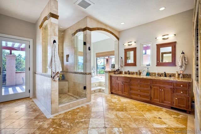 2736 Via Chinarros, Alpine, CA 91901