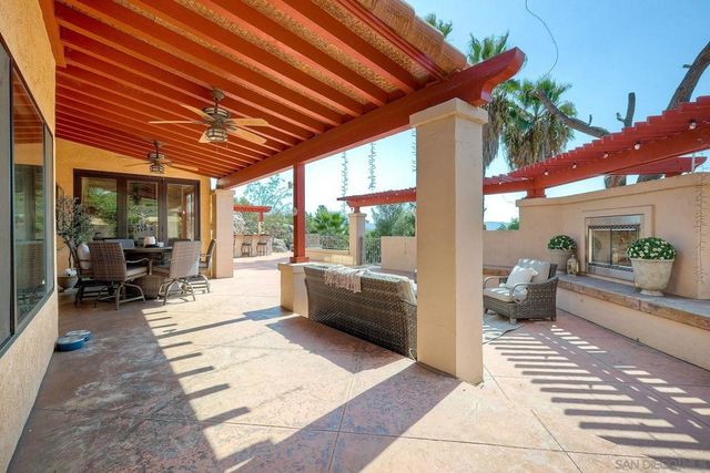 2736 Via Chinarros, Alpine, CA 91901