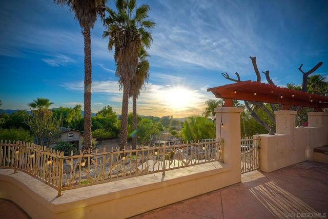 2736 Via Chinarros, Alpine, CA 91901