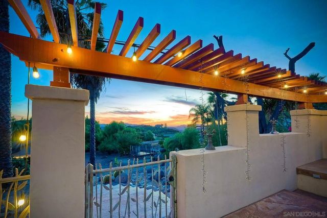 2736 Via Chinarros, Alpine, CA 91901