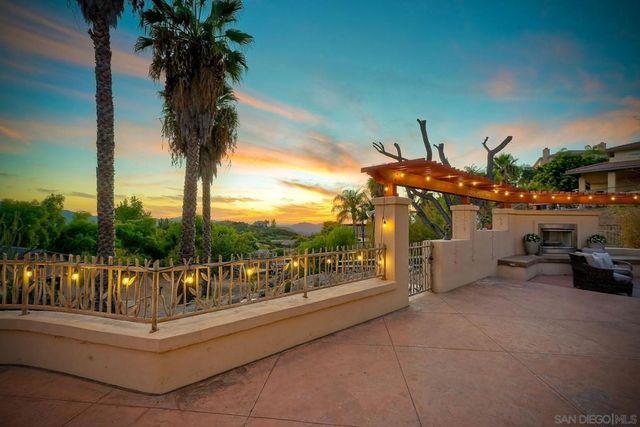2736 Via Chinarros, Alpine, CA 91901