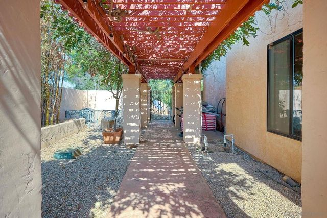 2736 Via Chinarros, Alpine, CA 91901