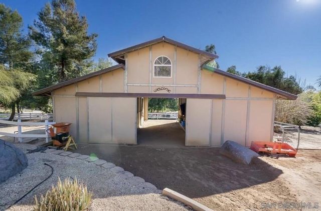 2736 Via Chinarros, Alpine, CA 91901