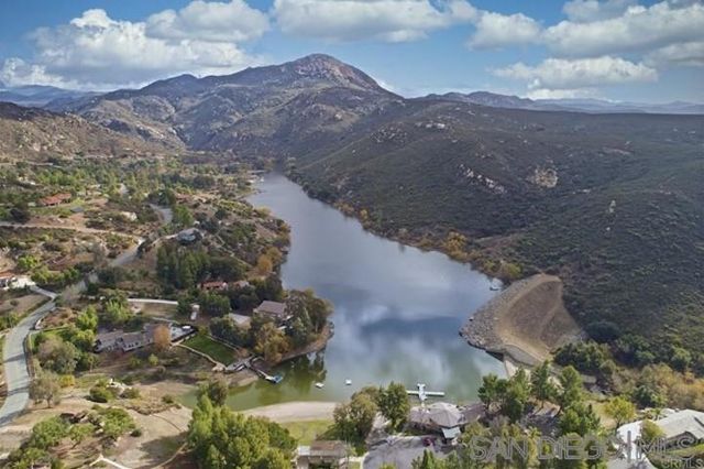 2736 Via Chinarros, Alpine, CA 91901