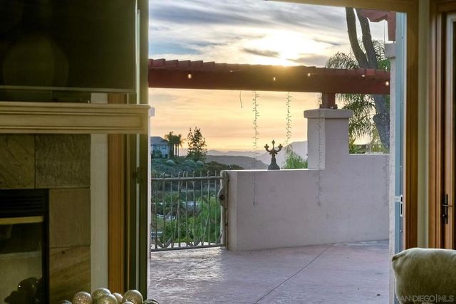 2736 Via Chinarros, Alpine, CA 91901