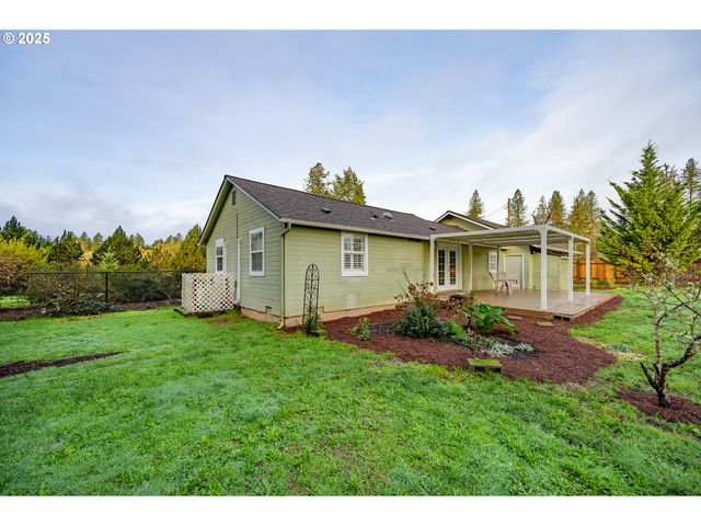 88165 HUSTON Rd, Veneta, OR 97487
