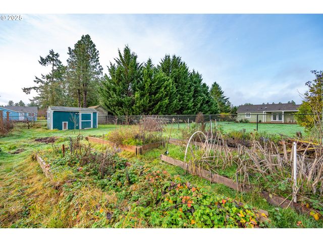 88165 HUSTON Rd, Veneta, OR 97487