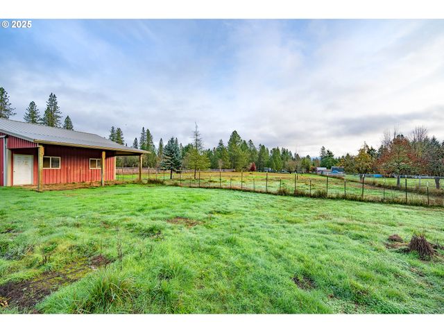 88165 HUSTON Rd, Veneta, OR 97487