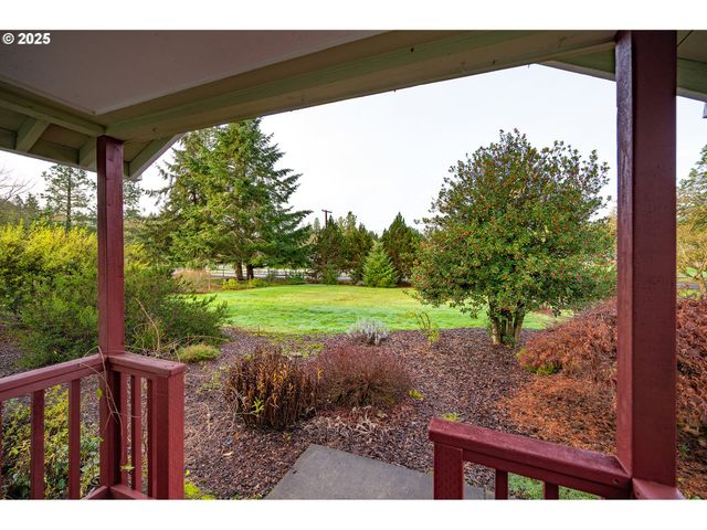 88165 HUSTON Rd, Veneta, OR 97487
