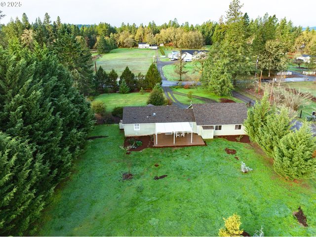 88165 HUSTON Rd, Veneta, OR 97487