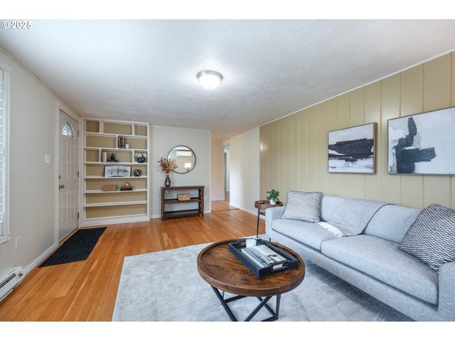 88165 HUSTON Rd, Veneta, OR 97487