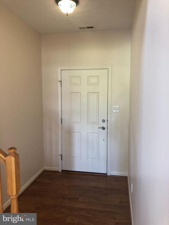 9196 CLUBHOUSE DR, Delmar, MD 21875