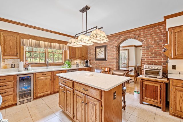 1100 Pine Knoll, Pendleton, SC 29670