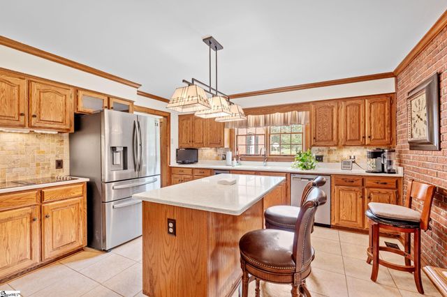 1100 Pine Knoll, Pendleton, SC 29670