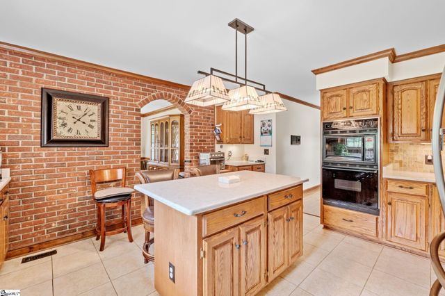 1100 Pine Knoll, Pendleton, SC 29670