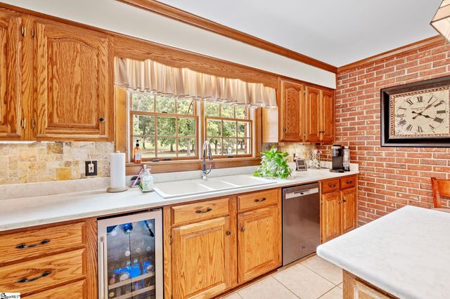 1100 Pine Knoll, Pendleton, SC 29670