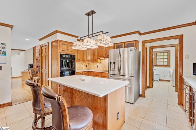 1100 Pine Knoll, Pendleton, SC 29670