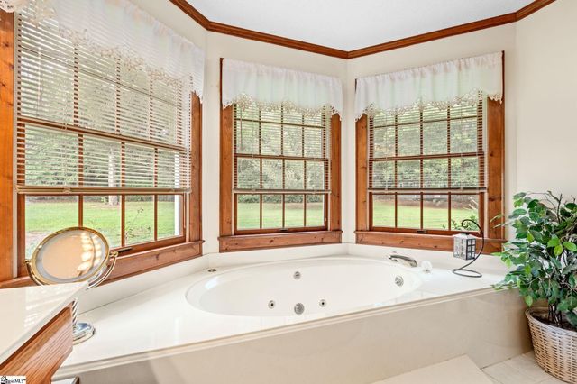 1100 Pine Knoll, Pendleton, SC 29670