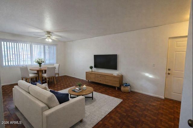 2557 W ROSE Lane 204, Phoenix, AZ 85017