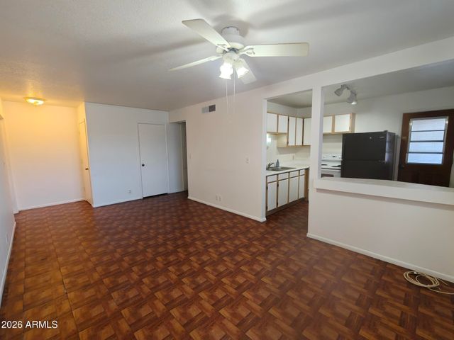 2557 W ROSE Lane 204, Phoenix, AZ 85017