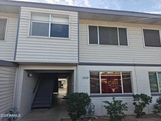 2557 W ROSE Lane 204, Phoenix, AZ 85017