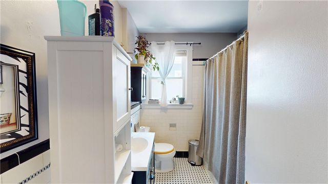36 Lindy Avenue, Providence, RI 02908
