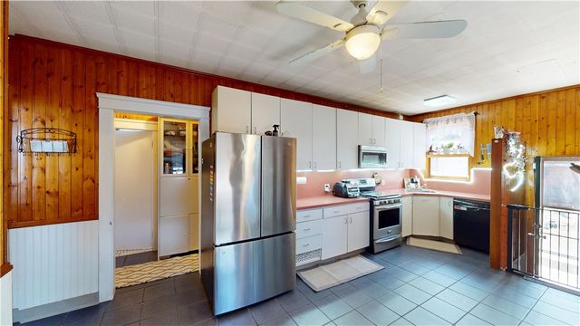 36 Lindy Avenue, Providence, RI 02908