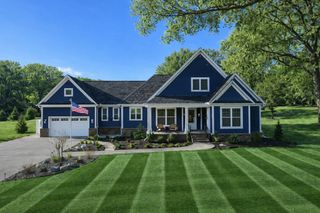 200 Hickory Hill Dr, Cottontown, TN 37048