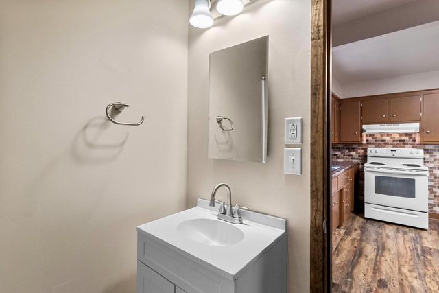 906 MIRA AVENUE, Crivitz, WI 54114