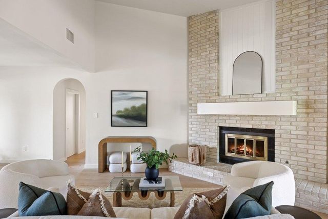 10707 Pinehurst DR, Austin, TX 78747