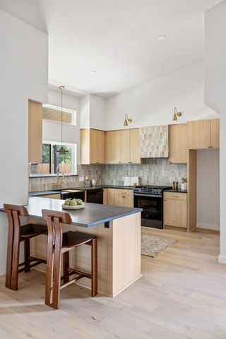 10707 Pinehurst DR, Austin, TX 78747