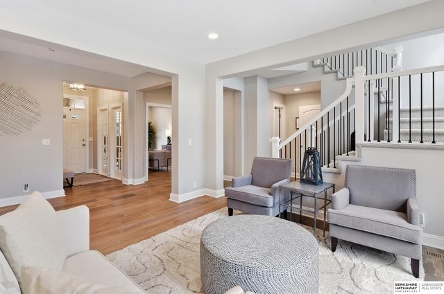 559 S 182 Street, Omaha, NE 68022