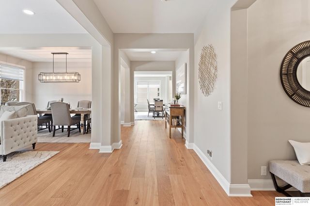 559 S 182 Street, Omaha, NE 68022