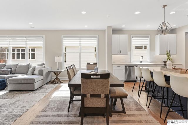 559 S 182 Street, Omaha, NE 68022