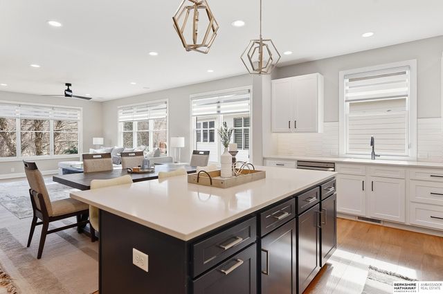 559 S 182 Street, Omaha, NE 68022