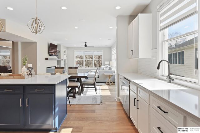 559 S 182 Street, Omaha, NE 68022