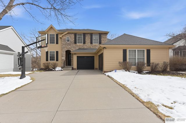 559 S 182 Street, Omaha, NE 68022