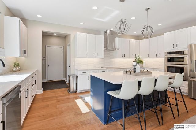 559 S 182 Street, Omaha, NE 68022