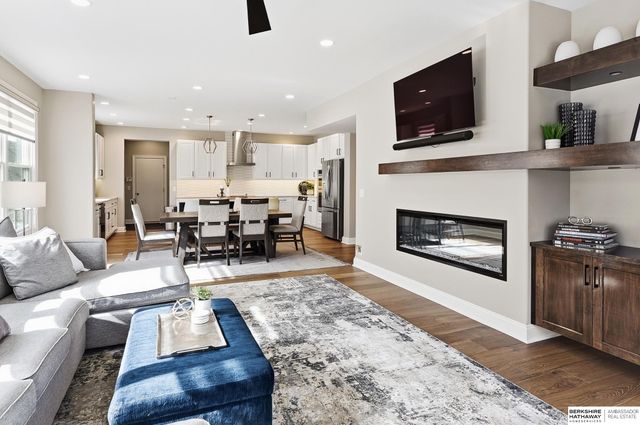 559 S 182 Street, Omaha, NE 68022