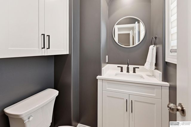 559 S 182 Street, Omaha, NE 68022