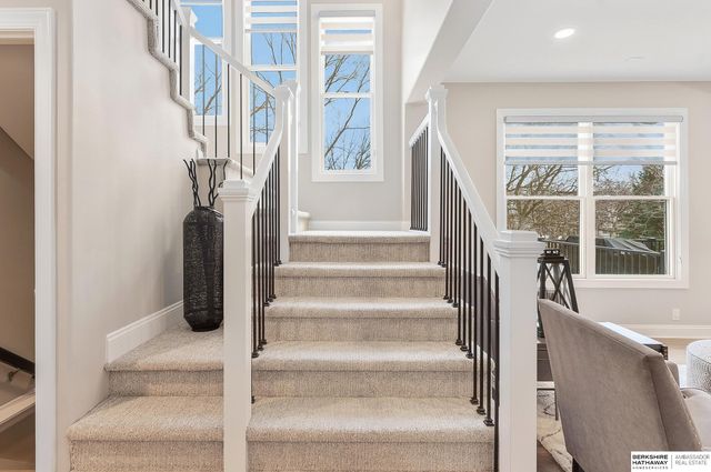 559 S 182 Street, Omaha, NE 68022