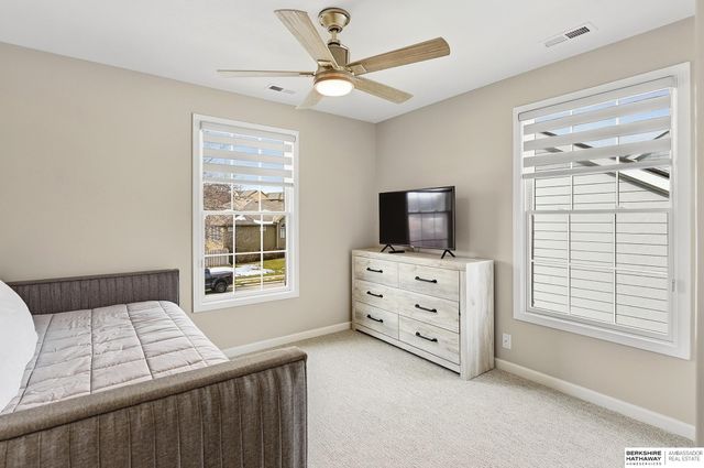 559 S 182 Street, Omaha, NE 68022