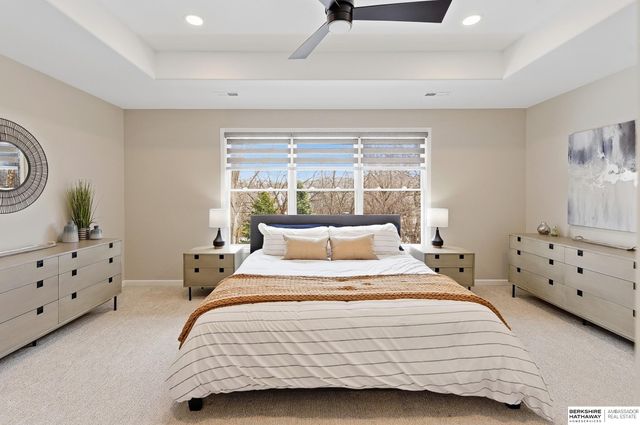 559 S 182 Street, Omaha, NE 68022