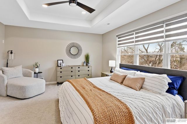 559 S 182 Street, Omaha, NE 68022