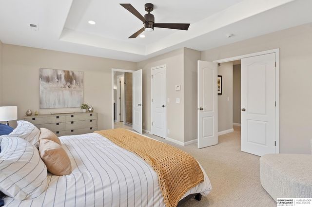 559 S 182 Street, Omaha, NE 68022