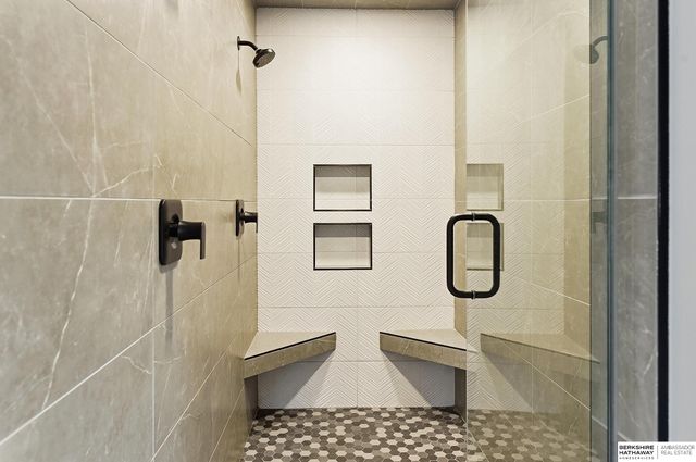 559 S 182 Street, Omaha, NE 68022