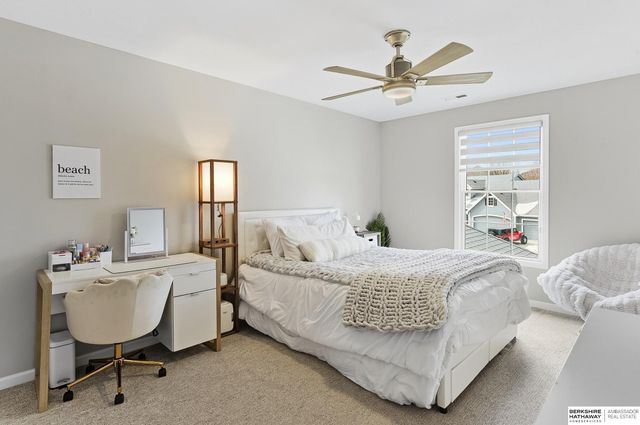 559 S 182 Street, Omaha, NE 68022