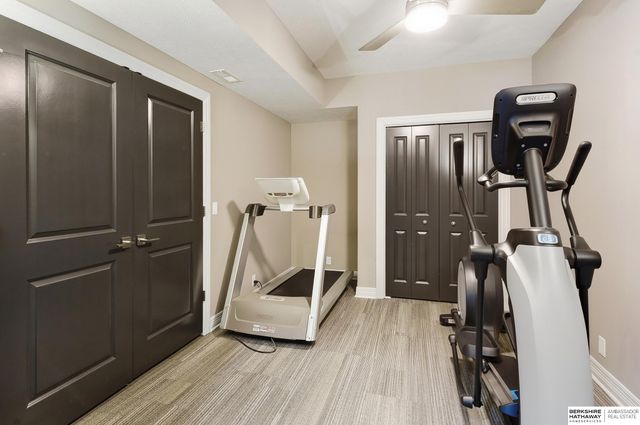 559 S 182 Street, Omaha, NE 68022