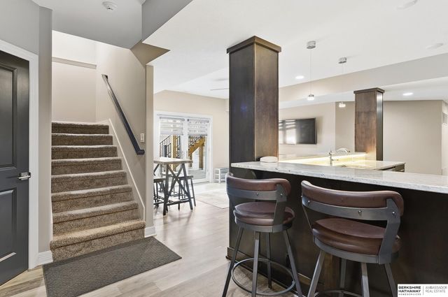 559 S 182 Street, Omaha, NE 68022