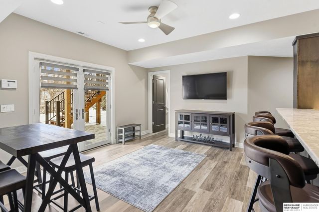 559 S 182 Street, Omaha, NE 68022